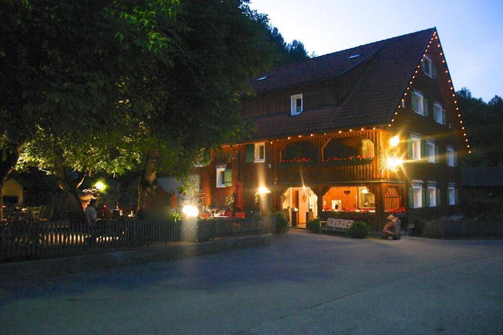 Hotel Gasthaus Schaefle Бюрзерберг Экстерьер фото